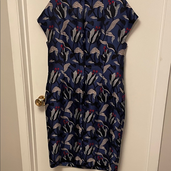 Escada Floral Dress With Statement Neckline Size 44 - Picture 8 of 15